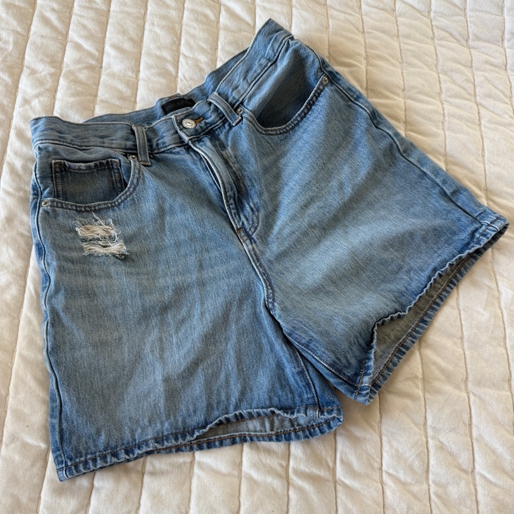 Uniqlo Shorts high Waist Blue Jean Denim Medium Wash  Boyfriend size 26